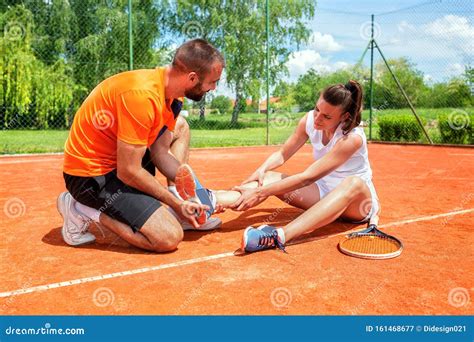 Injured Girl on the Tennis Court Stock Image - Image of girl, exercise: 161468677