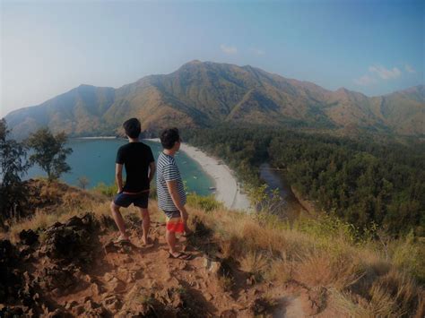 Unveil the Captivating Beauty of Anawangin Cove, Zambales | Feetpillars