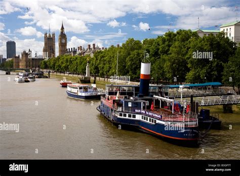 The embankment london hi-res stock photography and images - Alamy