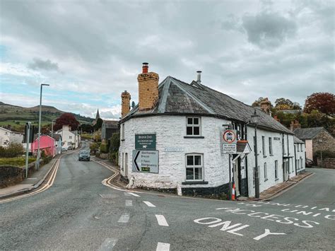 Crickhowell Bridge - How To Visit The Longest Stone Bridge In Wales (2024)!