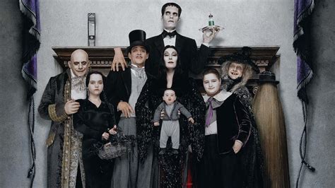 Addams Family Cartoon Wallpaper