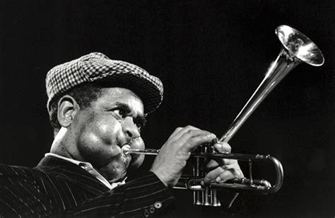 20 Photos Showing The Amazing Stretched Cheeks Of Legendary Jazz Player ...