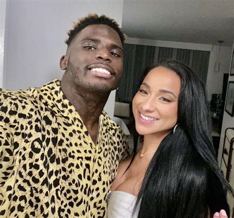 Tyreek Hill Makes His Relationship With Titans Kenny Vaccaro's Sister ...