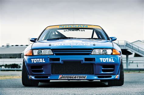 Nissan Skyline GT-R R32 Calsonic race | Nissan skyline, Nissan gtr ...