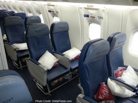 Delta 767-300 economy comfort seats - Delta Points blog review (8 ...