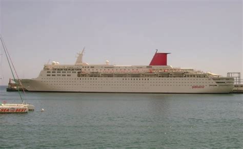 yeyo@cruisers: Visita del Atlantic Star a Funchal hoy 17-4-09