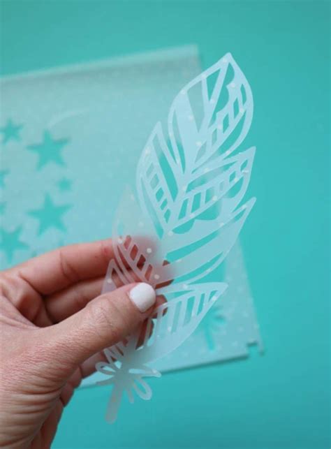 Cutting paper with the silhouette cameo - A girl and a glue gun