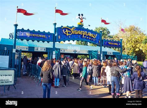 Queuing To Enter Disneyland Paris Marne-la-Vallee Chessy France Stock ...