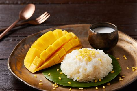 Mango with Sticky rice - Kin Hoi Thai Food