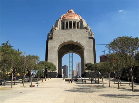 File:Monumento a la Revolución 1.jpg - Wikimedia Commons