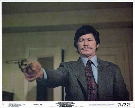 Death Wish 1974 Charles Bronson as Paul Kersey aims gun 8x10 inch photo ...