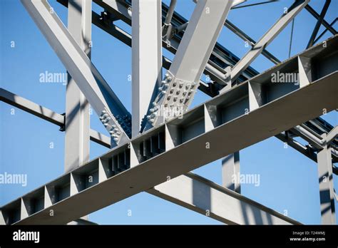 Steel joist girders hi-res stock photography and images - Alamy