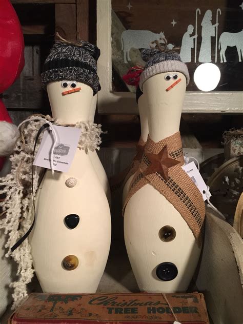 Bowling pin snowmen Bowling Pins, Bowling Pin Crafts, Diy Bowling, Bowling Balls, Winter Diy ...