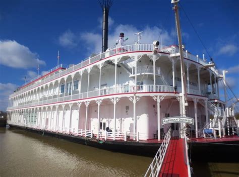 A Mississippi River cruise to explore antebellum history