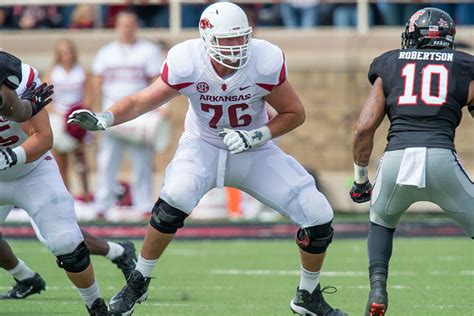 #HogsCamp Practice 7: Dan Skipper | Arkansas Razorbacks