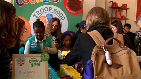 Homeless NYC Girl Scouts hold 1st cookie sale with some snap, crackle and pop - Good Morning America