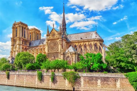 15 Best Free Walking Tours in Paris - TourScanner