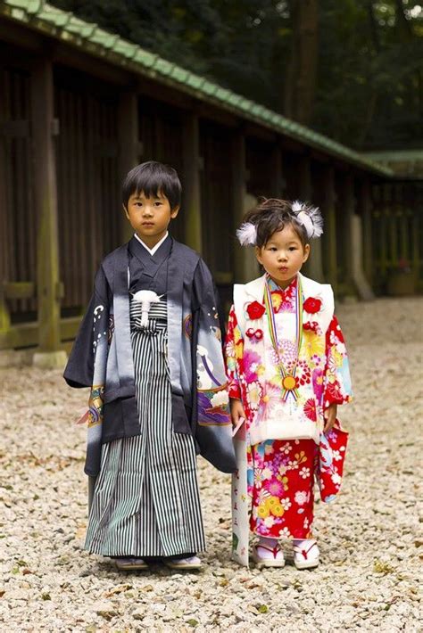 Shichigosan and the thousand years candy | Kids kimono, Japanese kids, Japanese outfits