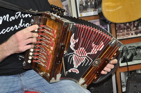 Cajun Music in Louisiana - History and Where to Hear It