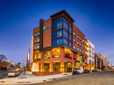 Charlotte Hotel | Holiday Inn Express & Suites Charlotte - South End