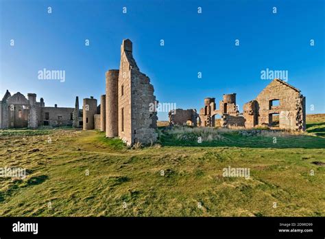 SLAINS CASTLE CRUDEN BAY ABERDEENSHIRE SCOTLAND THE RUINS OF A REMOTE ...