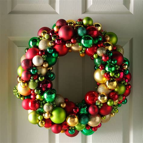 DIY Christmas Wreath Ideas: 12 Easy Crafts (With Pictures!)