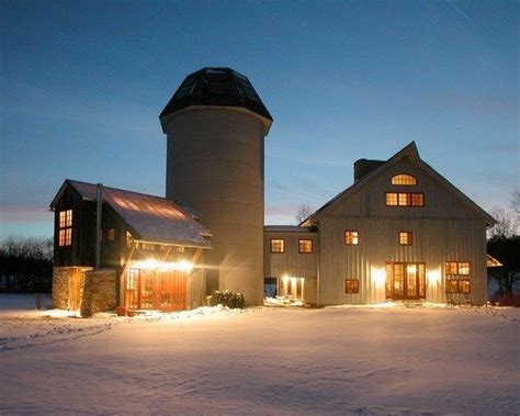 15 Cozy Barn Homes You Wish You Could Live In | Barn style house, Barn house, Silo house