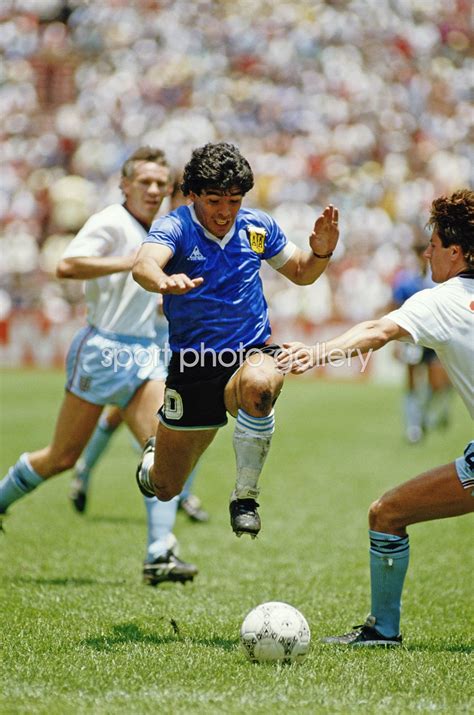 Diego Maradona Argentina v England World Cup Mexico City 1986 Images ...