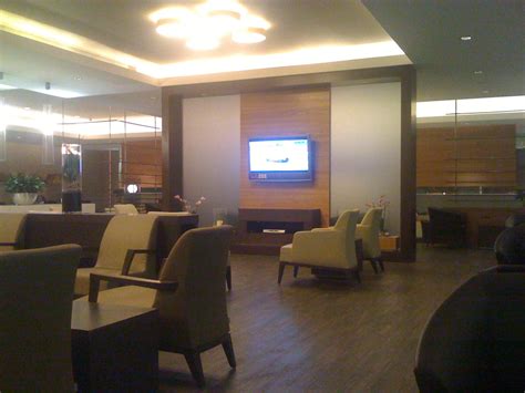 emirates live: Oryx Lounge Doha Airport