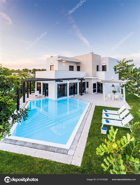 Modern House Garden Swimming Pool Wooden Pergula Stock Photo by ...