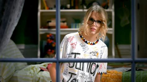 Song Lyrics About My Teen-Age Years If I Were Taylor Swift | The New Yorker