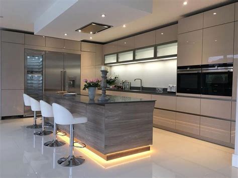 50 Stunning Modern Kitchen Design Ideas #modernkitchen (com imagens ...