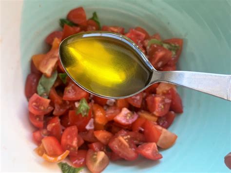 Bruschetta al Pomodoro Recipe - Foodie-Trail