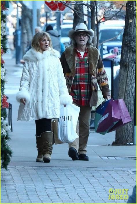 Goldie Hawn & Kurt Russell Arrive in Aspen for the Holidays!: Photo ...