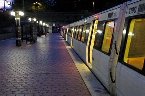 Why a Red Line train with passengers on board headed towards a track fire – Greater Greater ...