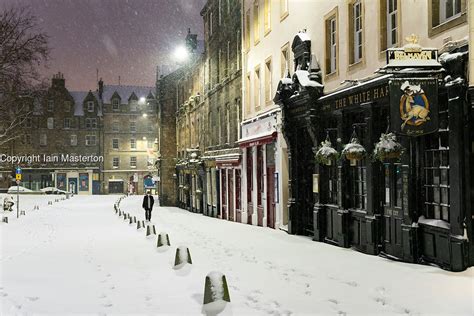 UK Weather. Heavy snow in Edinburgh, Scotland, UK | iain masterton ...