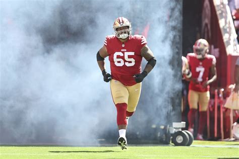 49ers injury news: Aaron Banks has a shoulder strain and is day-to-day ...