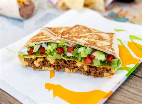 8 Unhealthiest Taco Bell Orders, According to Dietitians