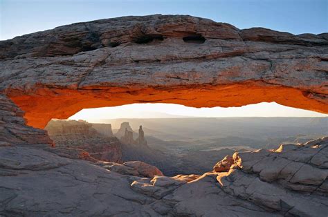 Sunrise at Mesa Arch: how you can capture this! - We12Travel