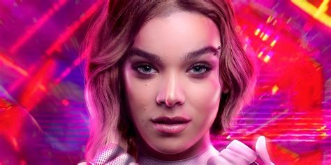 Hailee Steinfeld Suits Up As Live-Action Gwen Stacy Spider-Woman In ...