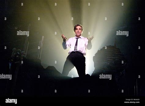 Daniel day lewis based upon fellinis film 8 1 2 hi-res stock photography and images - Alamy