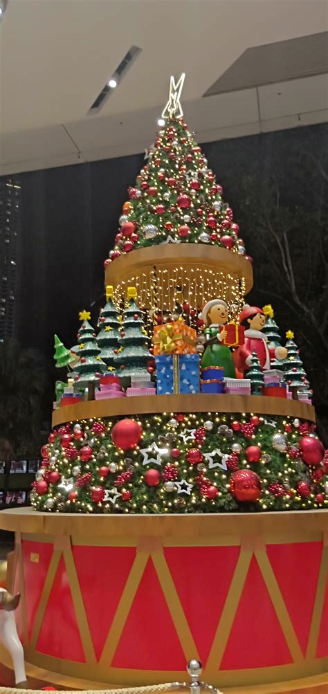 Christmas tree in Singapore : r/christmas