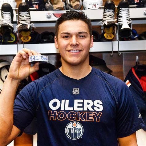 Ethan Bear- 1st NHL goal 3/25/2018 | Oilers, Oilers hockey, Edmonton oilers