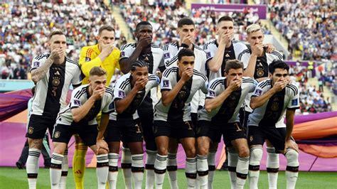 German Players Cover Mouths in Team Photo amid World Cup Armband Dispute