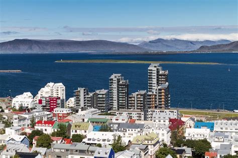 Down Town Reykjavik´s Laugavegur - Icelandic Times