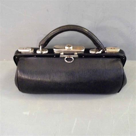 Black Leather Gladstone Bag | Cute 1930s bag in very good condition.