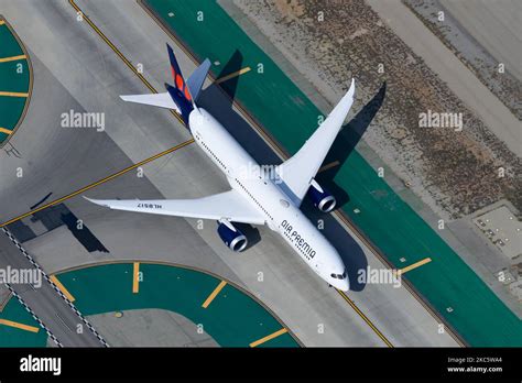 787 9 of air premia hi-res stock photography and images - Alamy