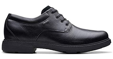 Clarks Un Tread Lo Gore-tex Leather Shoes In Black for Men | Lyst UK