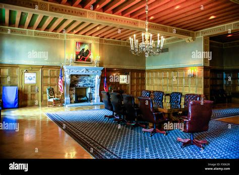 The Governor's Conference Room inside the Arkansas State Capitol ...