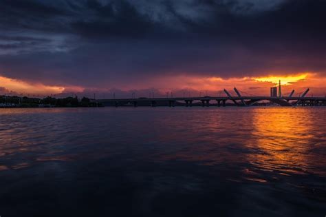 Premium Photo | Bridge over the lake of maracaibo